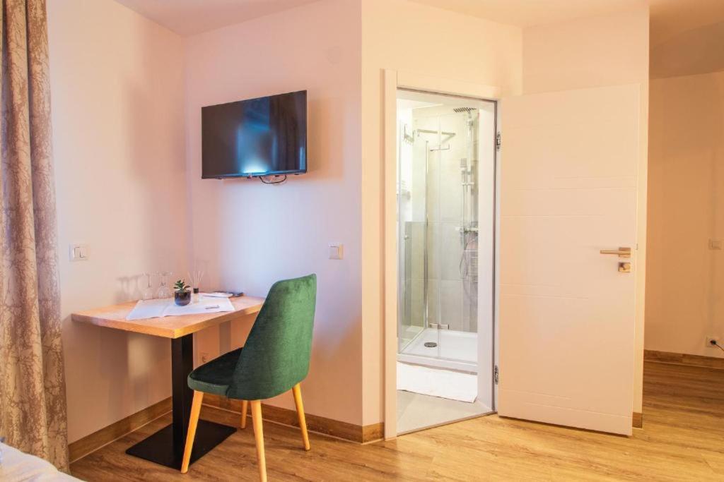 Hotel Dona Bergisch Gladbach Ngoại thất bức ảnh