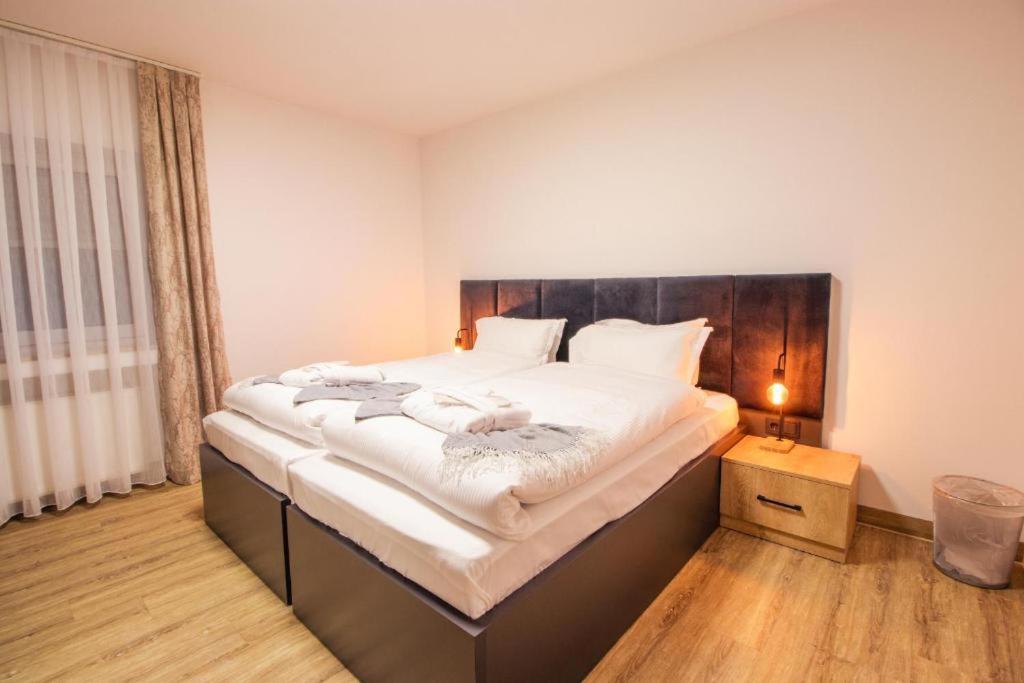 Hotel Dona Bergisch Gladbach Ngoại thất bức ảnh